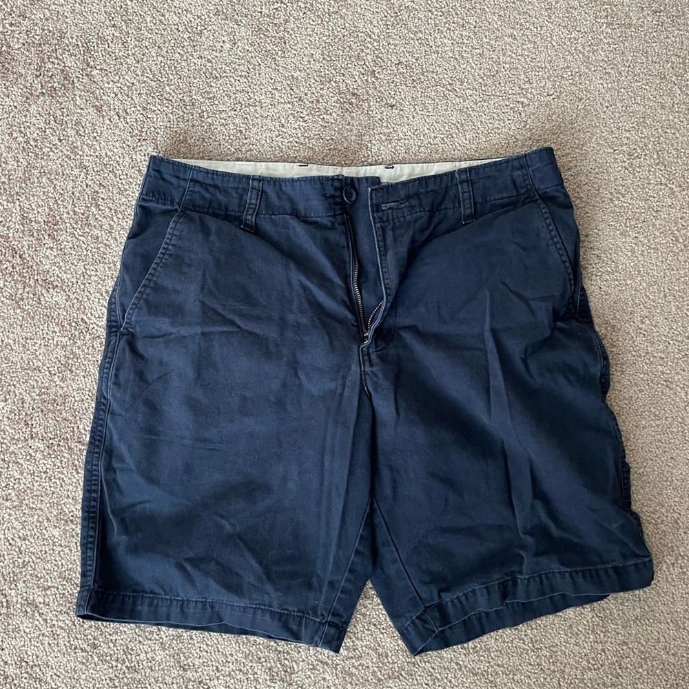 Old Navy men’s shorts 33 in waist